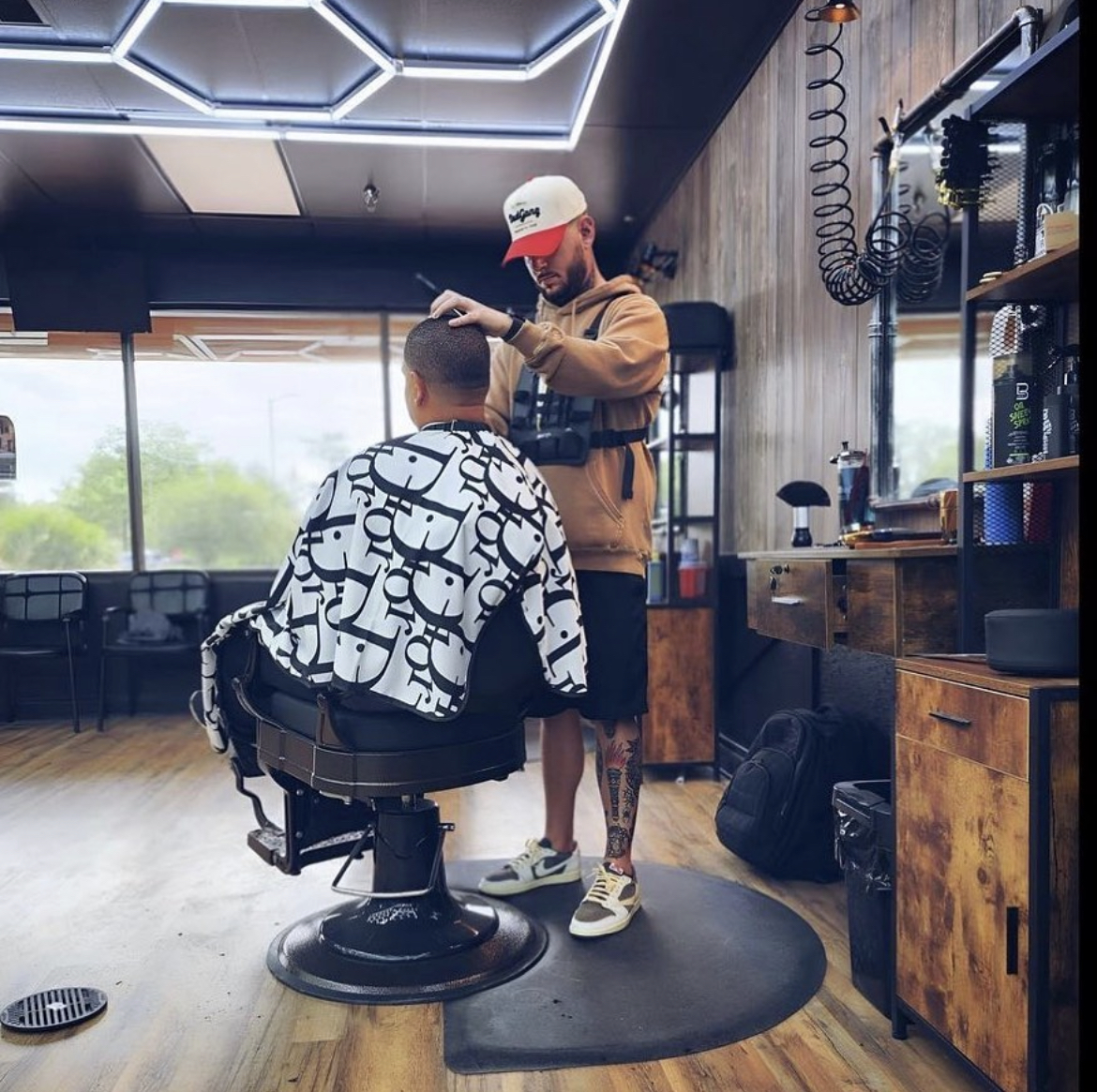 barber rig for hairstylists