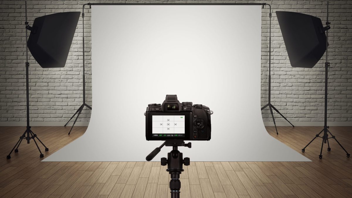 How to set up a self tape: soft lights, tripod and backdrop at home